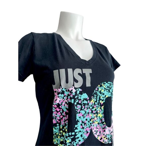 Nike Women’s Black Just Do It Print Slim Fit V-Neck‎ T-Shirt Size Medium - Picture 2 of 6